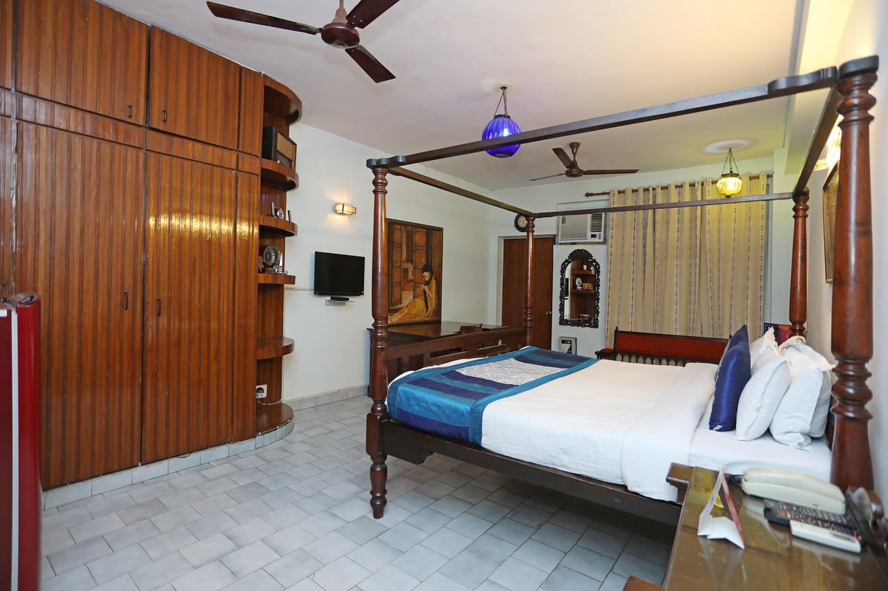 Oyo 1427 Hotel Malhar Haveli Noida Exterior photo